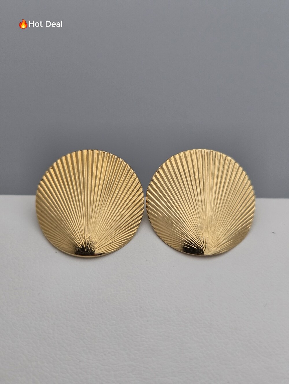 Monet Gold Tone Shell Earrings Ribbed Scallop Fan Studs 3/4" Vintage